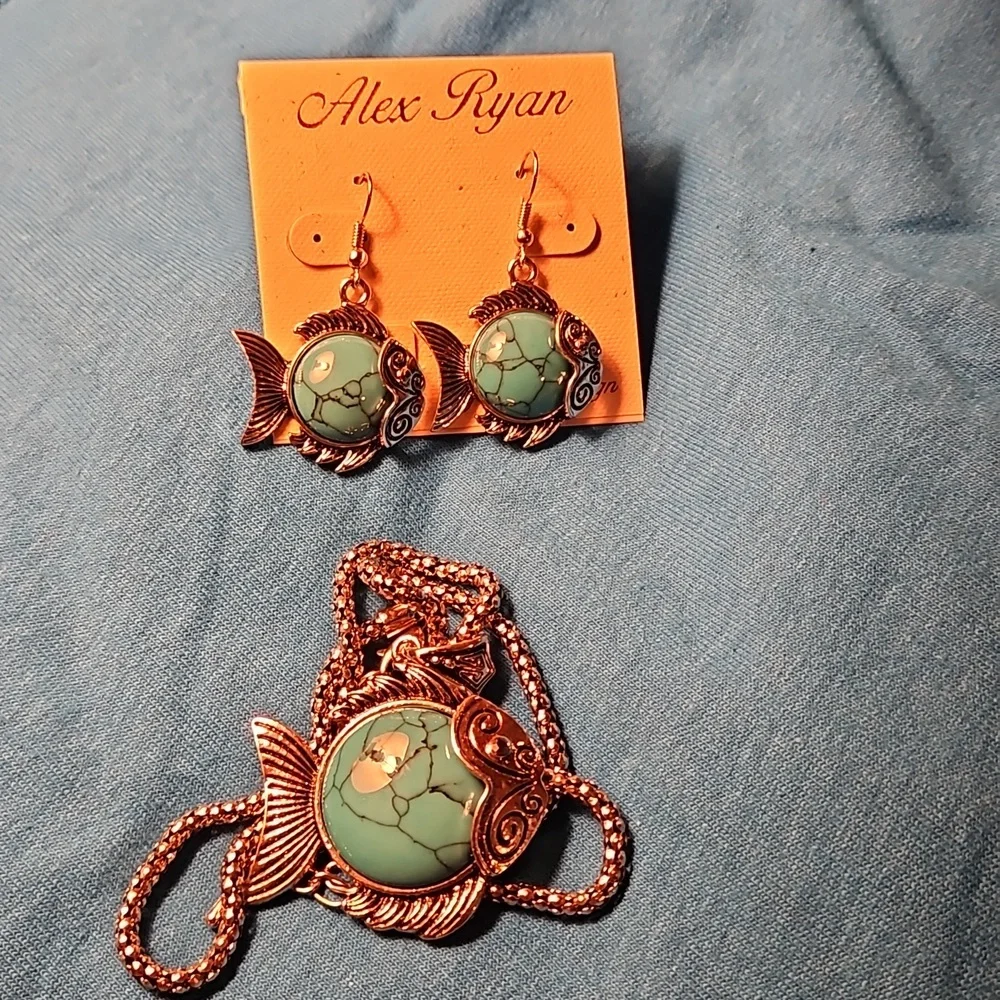 Turquoise & Silver colored Fish Necklace & Earrings - Alex Ryan, by CK Designs - Picture 5 of 7